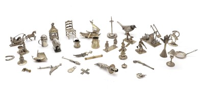 Lot 6 - A collection of novelty miniature items