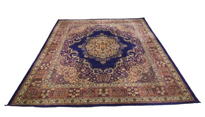 Lot 423 - A Woodward Grosvenor wool rug