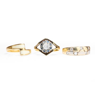 Lot 1183 - A group of three gold rings