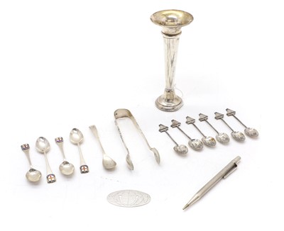 Lot 17 - A collection of silver items
