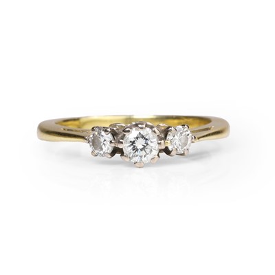 Lot 1060 - A diamond three stone ring