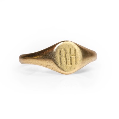 Lot 1268 - An 18ct gold signet ring