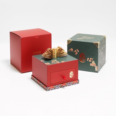 Lot 170 - A Chinese gold enamel and mother-of-pearl bangle, by Liufu