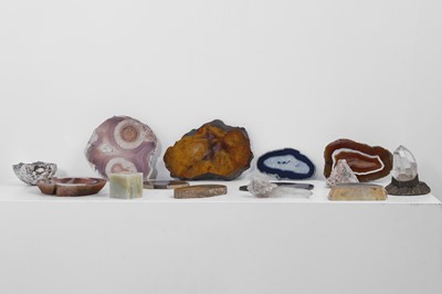 Lot 417 - A collection of various geological specimens