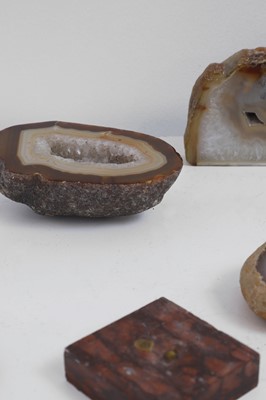 Lot 417 - A collection of various geological specimens