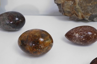 Lot 417 - A collection of various geological specimens