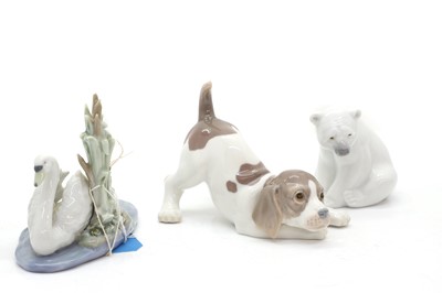 Lot 107 - Five Lladro figures