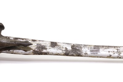 Lot 382 - A tulwar sword