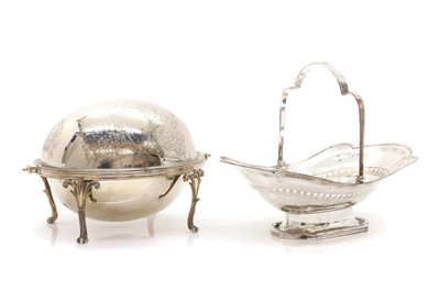 Lot 9 - A silver plated entree dish