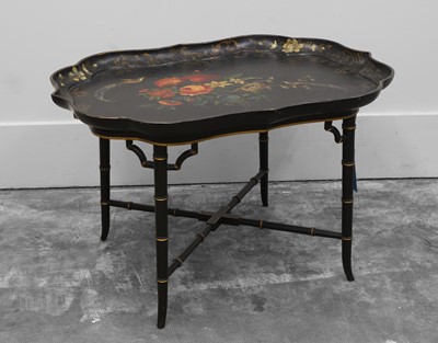 Lot 513 - A Jennens & Bettridge chinoiserie tray table