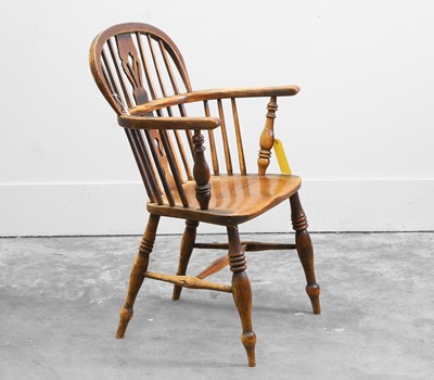 Lot 513 - An ash and elm Windsor chair