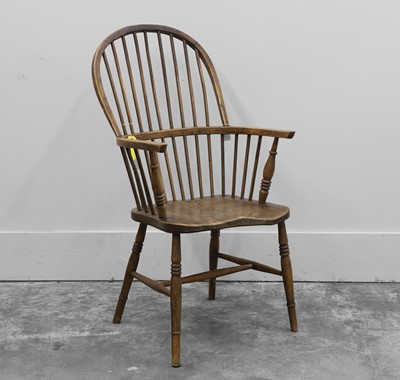 Lot 506 - An elm and beechwood Windsor chair