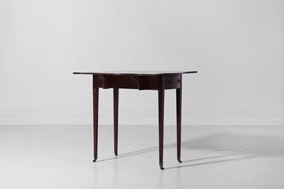Lot 300 - A George III mahogany Pembroke table of small proportions