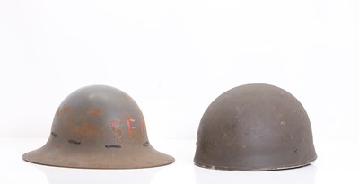 Lot 385 - British WWII 'MKII' paratroopers' helmet