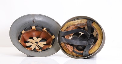 Lot 385 - British WWII 'MKII' paratroopers' helmet