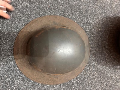 Lot 385 - British WWII 'MKII' paratroopers' helmet