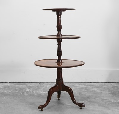 Lot 501 - A George III mahogany dumb waiter