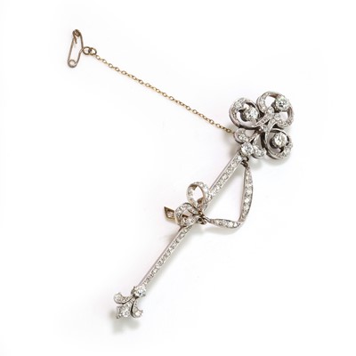 Lot 1026 - An early 20th century diamond brooch