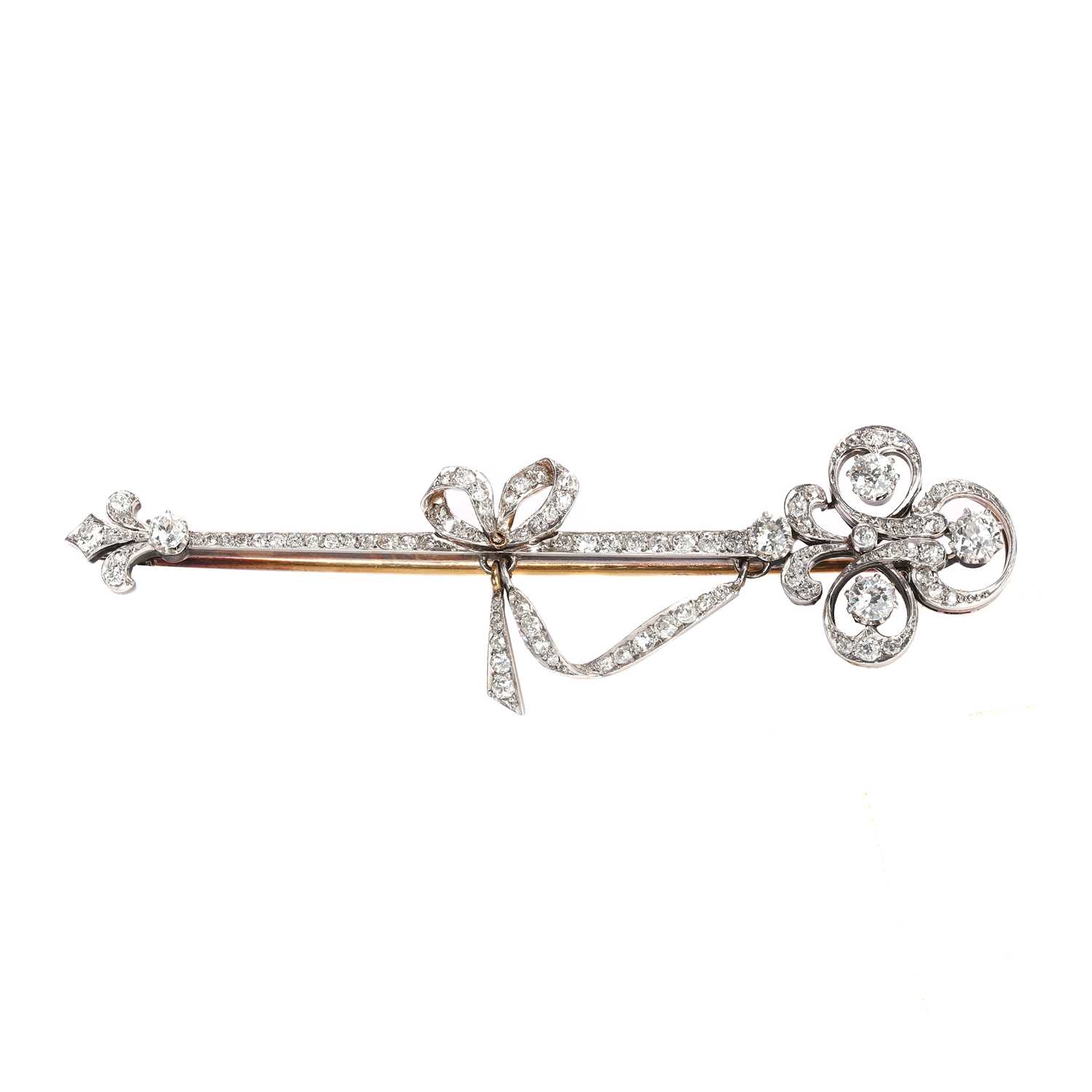 Lot 1026 - An early 20th century diamond brooch