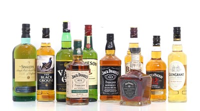 Lot 392 - A selection of whiskies
