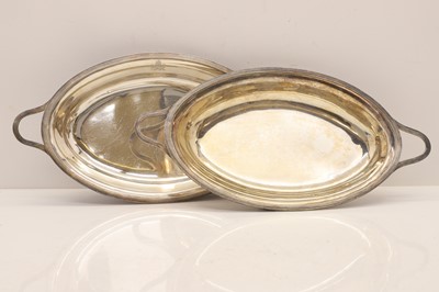 Lot 23 - A pair of George III silver tureens