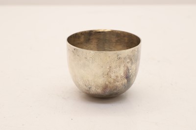 Lot 33 - An Edwardian silver tumbler cup