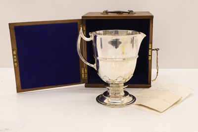 Lot 9 - A large silver flagon