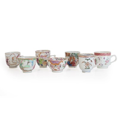 Lot 55 - Chinese porcelain teacups and bowls
