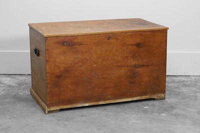 Lot 531 - A pine chest