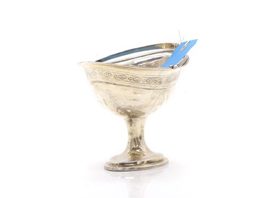 Lot 15 - An Irish pedestal bowl