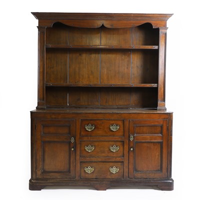 Lot 59 - An oak dresser