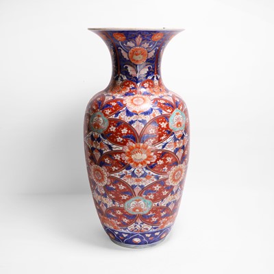 Lot 211 - A Japanese Imari porcelain vase