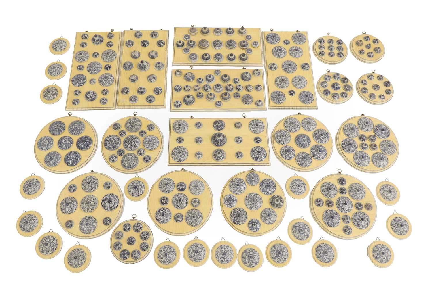 Lot 42 - A collection of blue and white Vung Tau Cargo porcelain lids