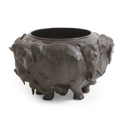 Lot 61 - A bronze jardinière by Genryusai Seiya