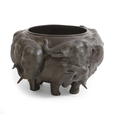 Lot 61 - A bronze jardinière by Genryusai Seiya