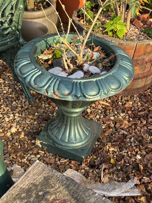 Lot 539 - A collection of cast iron items