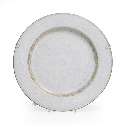 Lot 1 - A large Chinese export charger