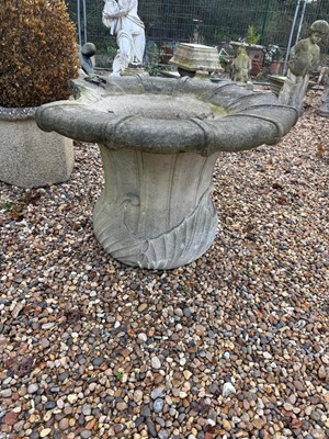 Lot 535 - A large reconstituted garden urn