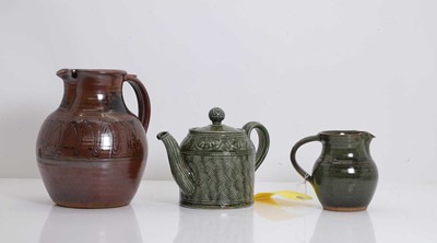 Lot 110 - A collection of earthenware pottery