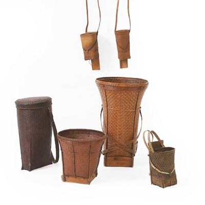 Lot 127 - A collection of woven baskets