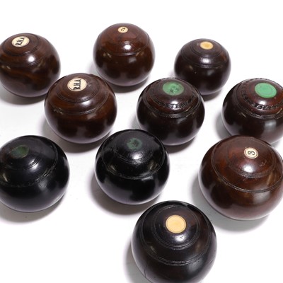 Lot 40 - A collection of lawn bowls