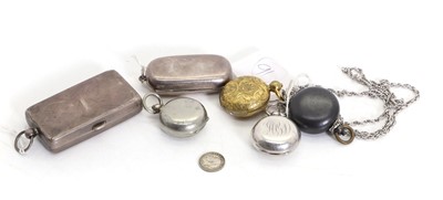 Lot 49 - A silver sovereign and half sovereign case of rectangular form