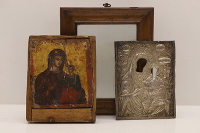 Lot 312 - An icon of the Virgin and Child