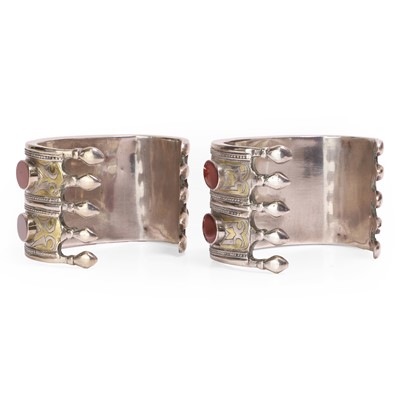 Lot 94 - A pair of silver bracelet cuffs