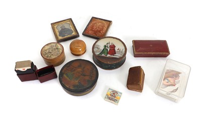 Lot 310 - A collection of treen and miniatures