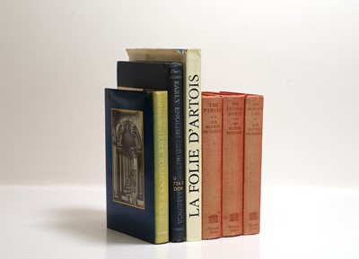 Lot 401 - A large collection of Art reference books