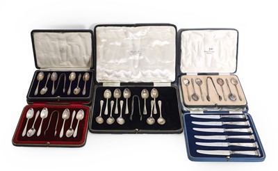 Lot 30 - A collection of cased silver flatware
