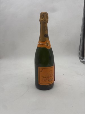 Lot 389 - Veuve Clicquot, Reims, NV