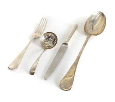 Lot 35 - A silver canteen of cutlery for twelve