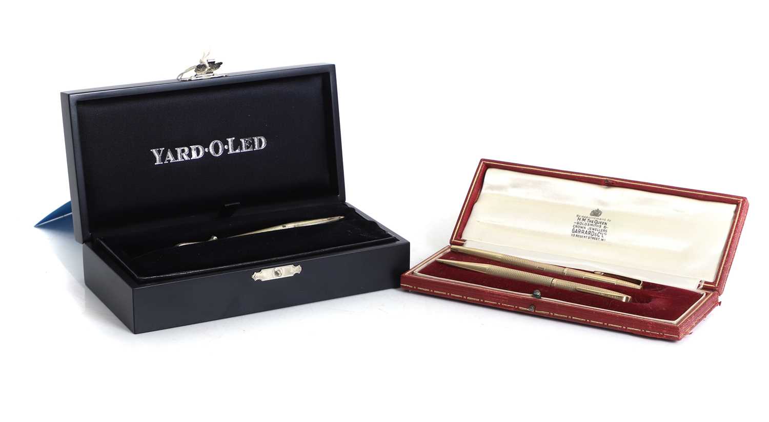 Lot 22 - A cased set of 9ct gold Yard-o-Led writing